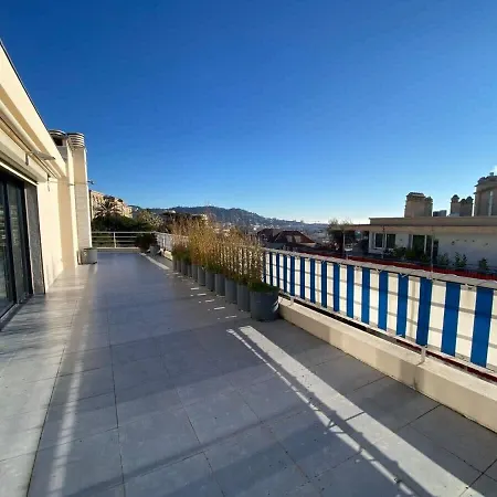 C010 - Magnifique Toit Terrasse *